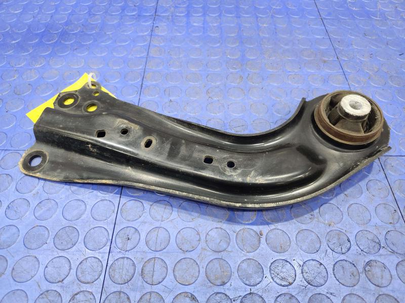 2017 Toyota Prius Lower Control Arm Rr