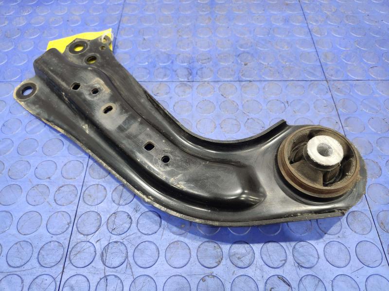2017 Toyota Prius Lower Control Arm Rr