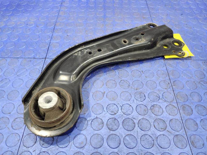2017 Toyota Prius Lower Control Arm Rr