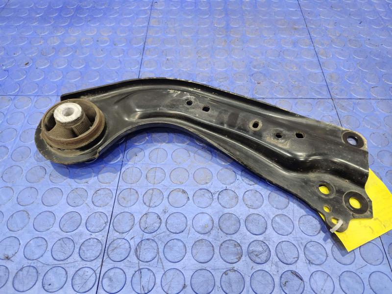 2017 Toyota Prius Lower Control Arm Rr
