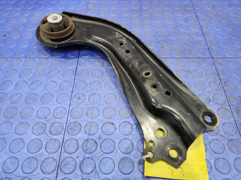 2017 Toyota Prius Lower Control Arm Rr