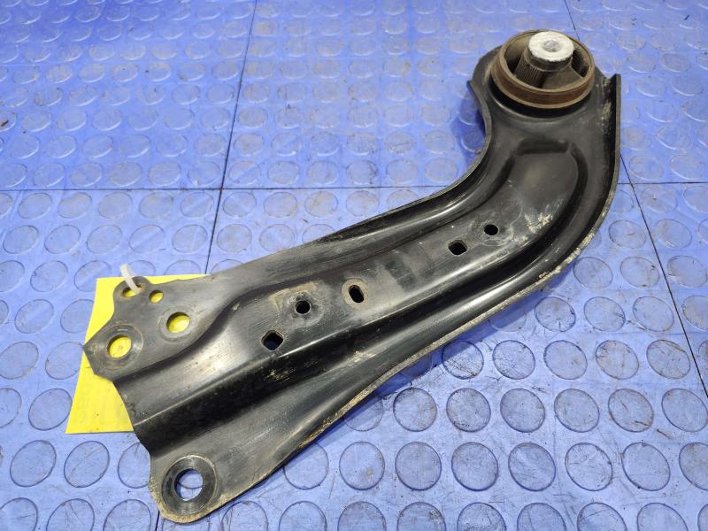2017 Toyota Prius Lower Control Arm Rr