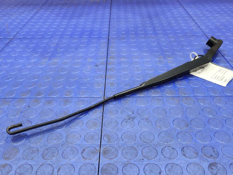 2014 Dodge Challenger Wiper Arm