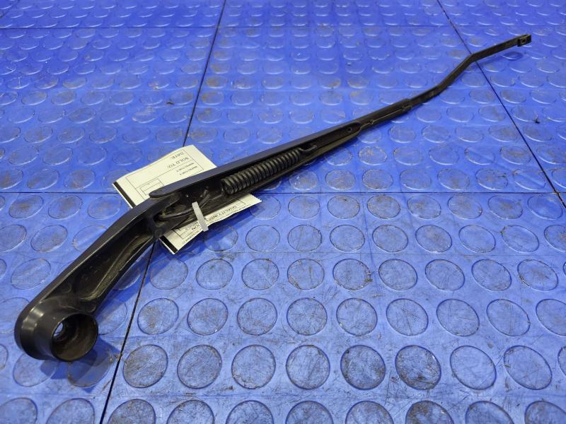 2014 Dodge Challenger Wiper Arm
