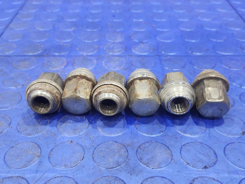 2010 Dodge Ram 1500 Lug Nuts