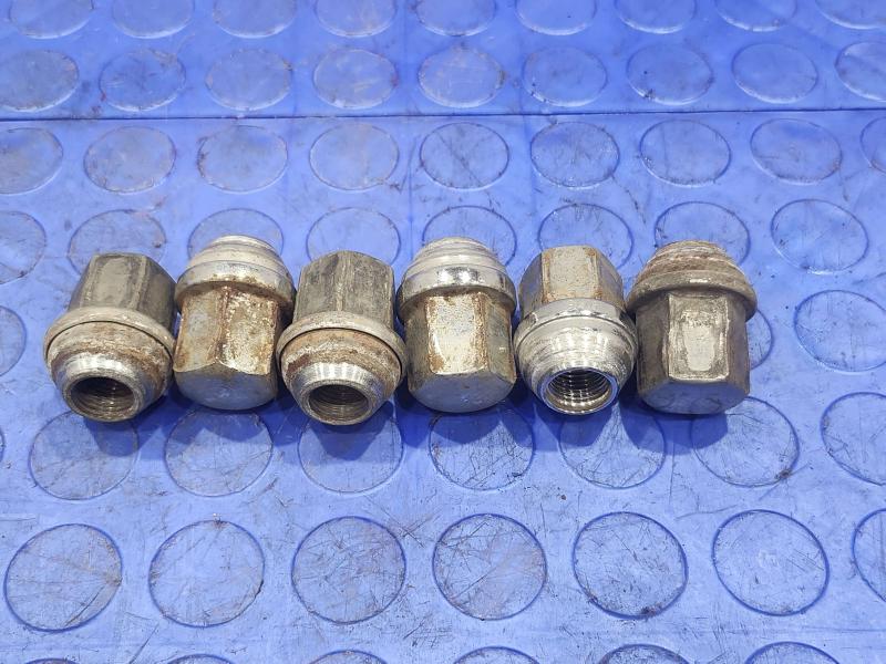 2010 Dodge Ram 1500 Lug Nuts