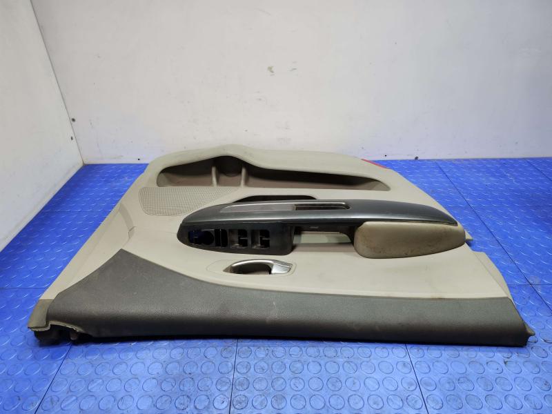 2016 Kia Sedona Front Door Trim Panel
