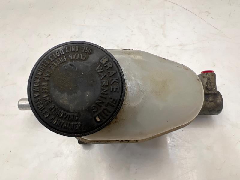 2000 - 2003 Toyota Tundra Brake Master Cylinder Assembly w/ Reservoir OEM 472010C012