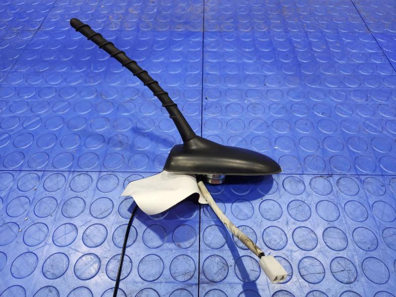 2010-2012 Toyota Prius 1.8L Radio Antenna Assembly w/o Bluetooth OEM 86309-47020