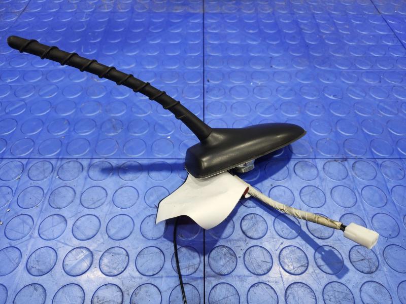 2010-2012 Toyota Prius 1.8L Radio Antenna Assembly w/o Bluetooth OEM 86309-47020
