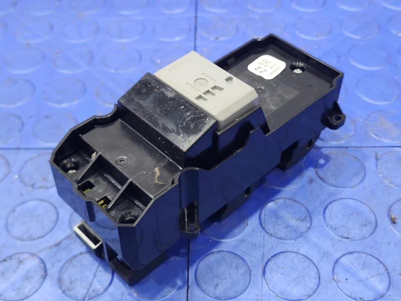 2013 Honda Civic Door Switch Front