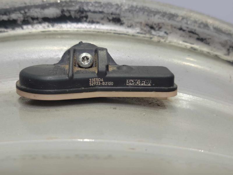 2016 Kia Sedona Wheel