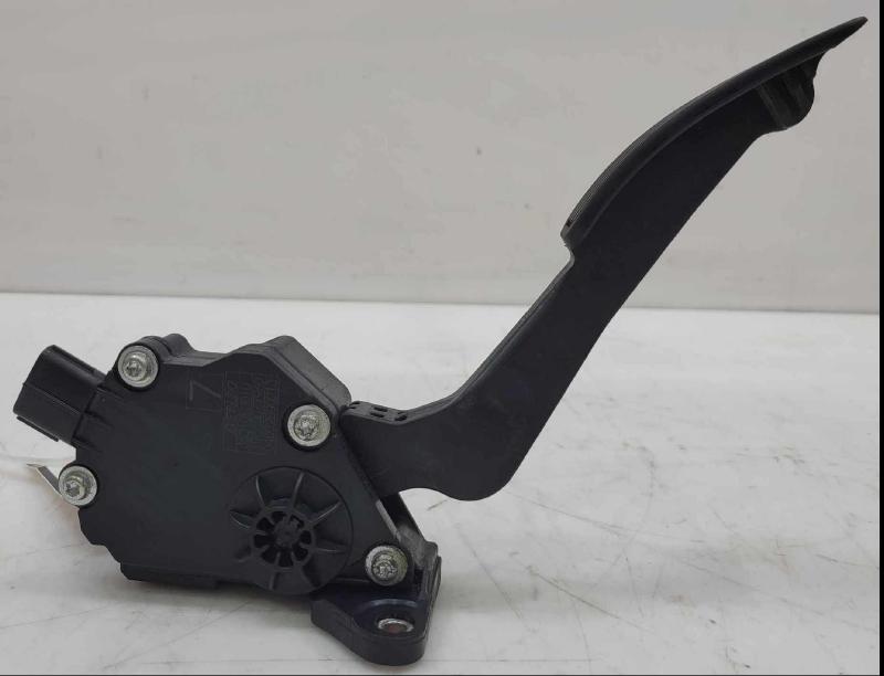 2014 - 2016 Subaru Forester Accelerator Pedal Assembly OEM 36010FJ010