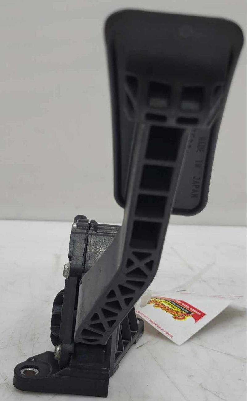 2014 - 2016 Subaru Forester Accelerator Pedal Assembly OEM 36010FJ010
