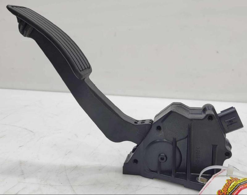 2014 - 2016 Subaru Forester Accelerator Pedal Assembly OEM 36010FJ010