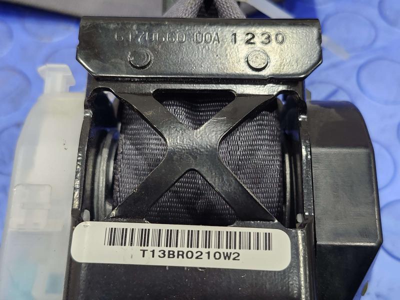2011 Honda Pilot Rear Seat Belt