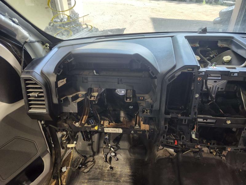 2015 Ford F-150 Dash Panel