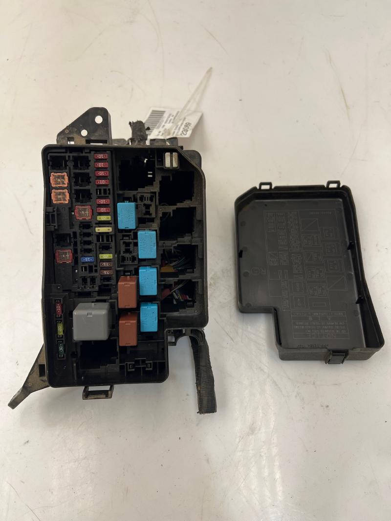 2010 Toyota RAV4 Engine Fuse Box