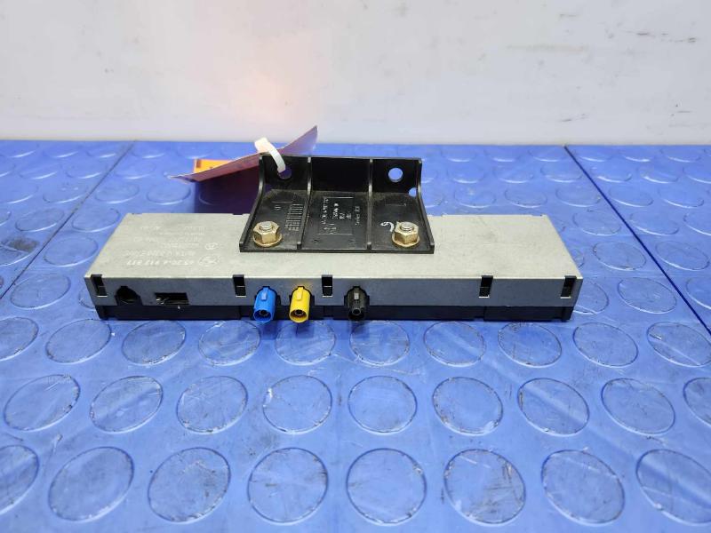 2003-2008 BMW Z4 Diversity Antenna Amplifier Module Genuine OEM 65206912817