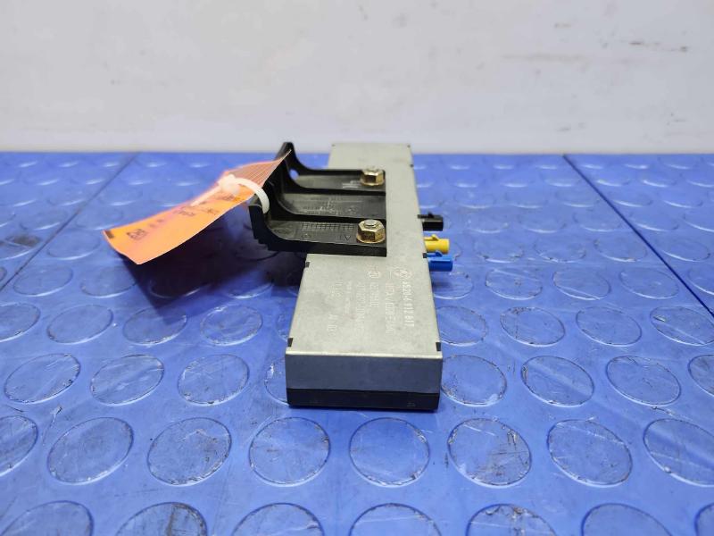 2003-2008 BMW Z4 Diversity Antenna Amplifier Module Genuine OEM 65206912817