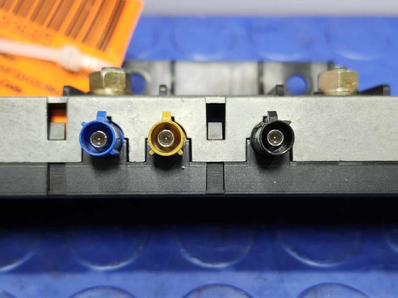2003-2008 BMW Z4 Diversity Antenna Amplifier Module Genuine OEM 65206912817