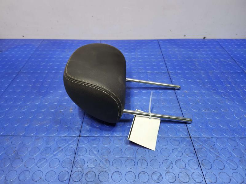 2015 Volkswagen Beetle Headrest