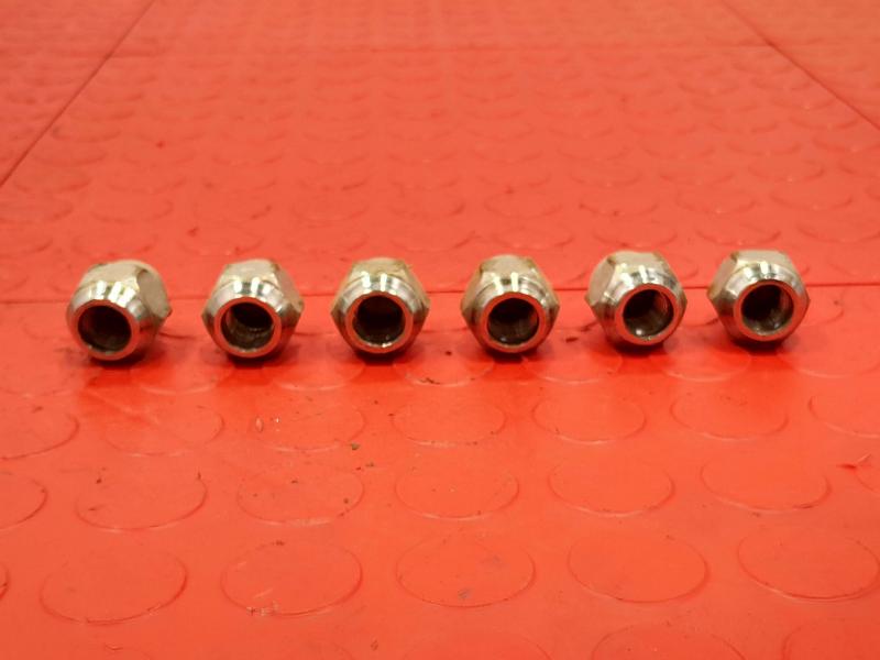 2006 Nissan Pathfinder Lug Nuts