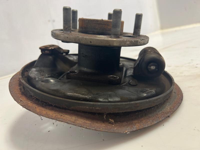 1996 Oldsmobile Ciera Hub