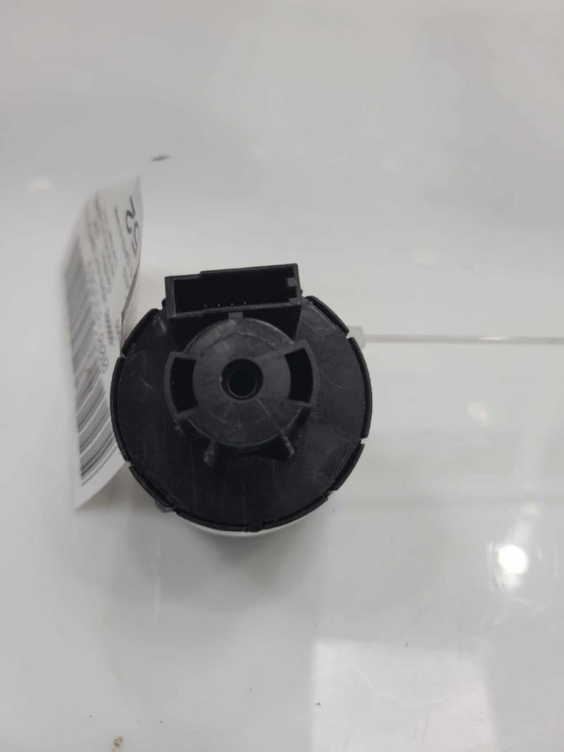 2014 Chrysler 300 Headlight Switch (Dash Mtd)