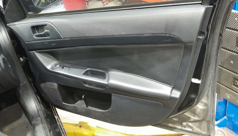 2016 Mitsubishi Lancer Front Door Trim Panel
