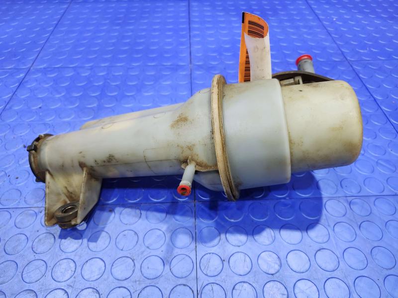 2005 Ford F-350 Super Duty Power Steering Reservoir