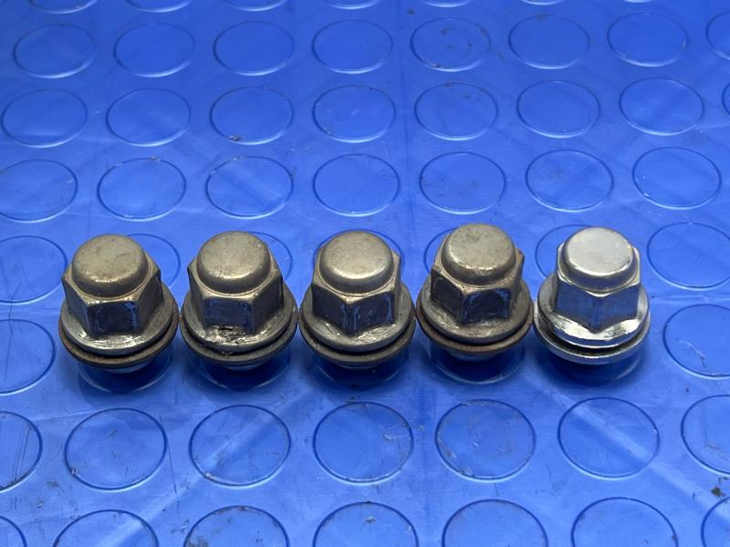 2007 Lexus ES 350 Lug Nuts