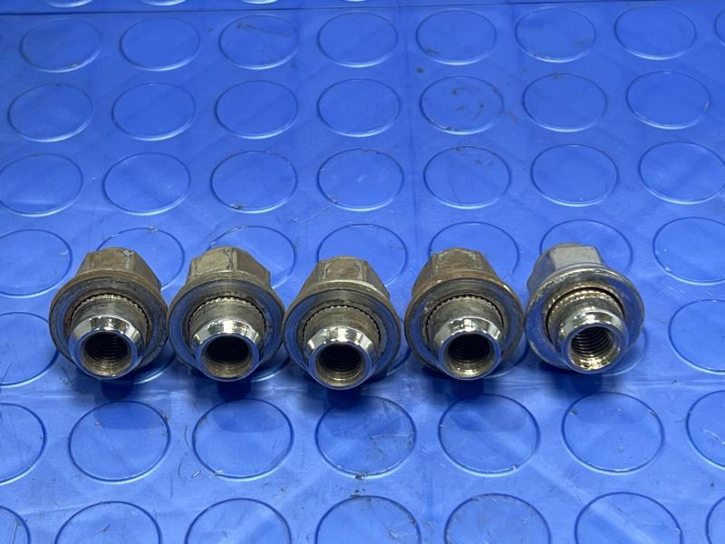 2007 Lexus ES 350 Lug Nuts
