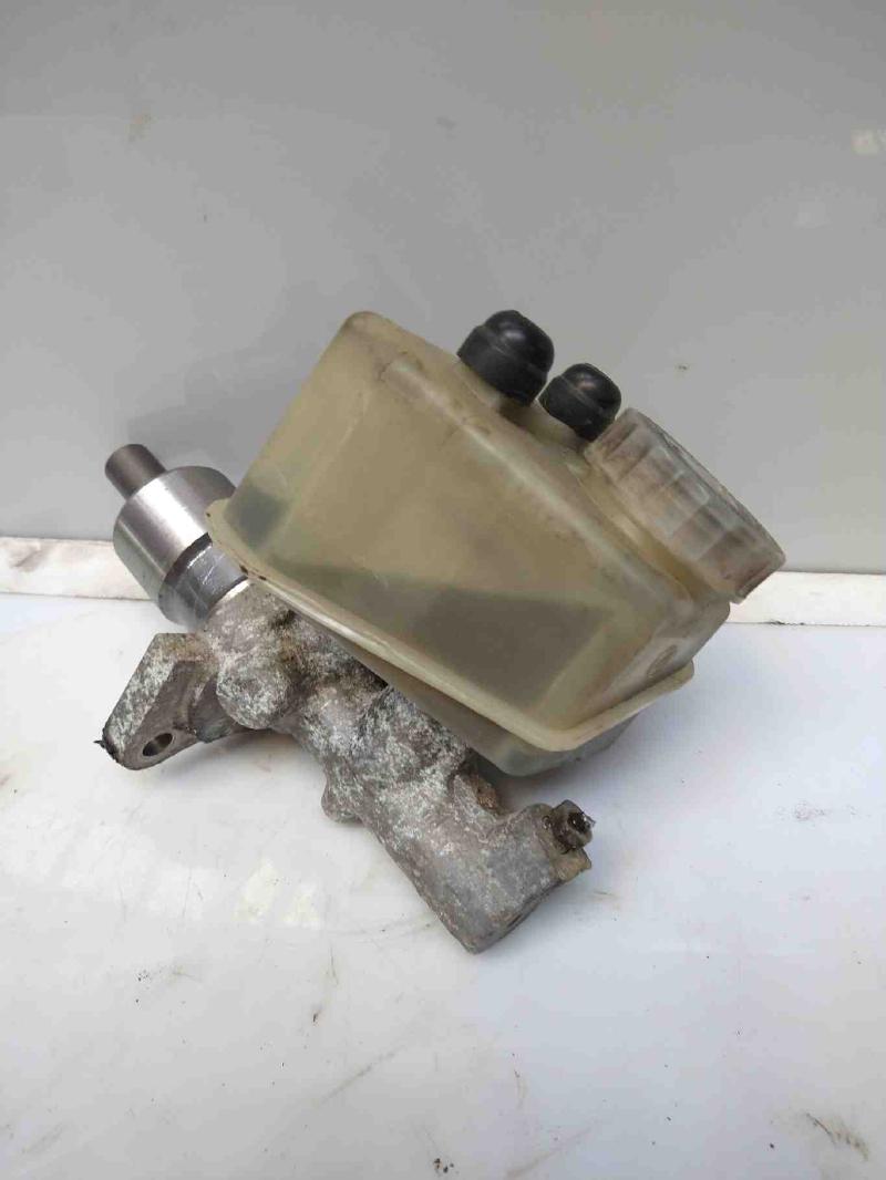 1986 - 1991 Mercedes Benz W126 Girling Brake Master Cylinder Assembly OEM 0044303801