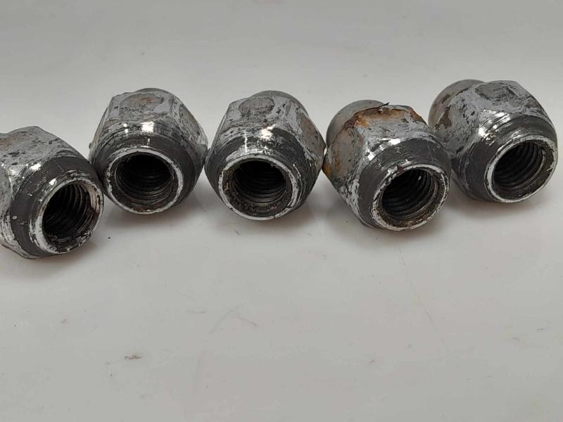 2018 Kia Sorento Lug Nuts
