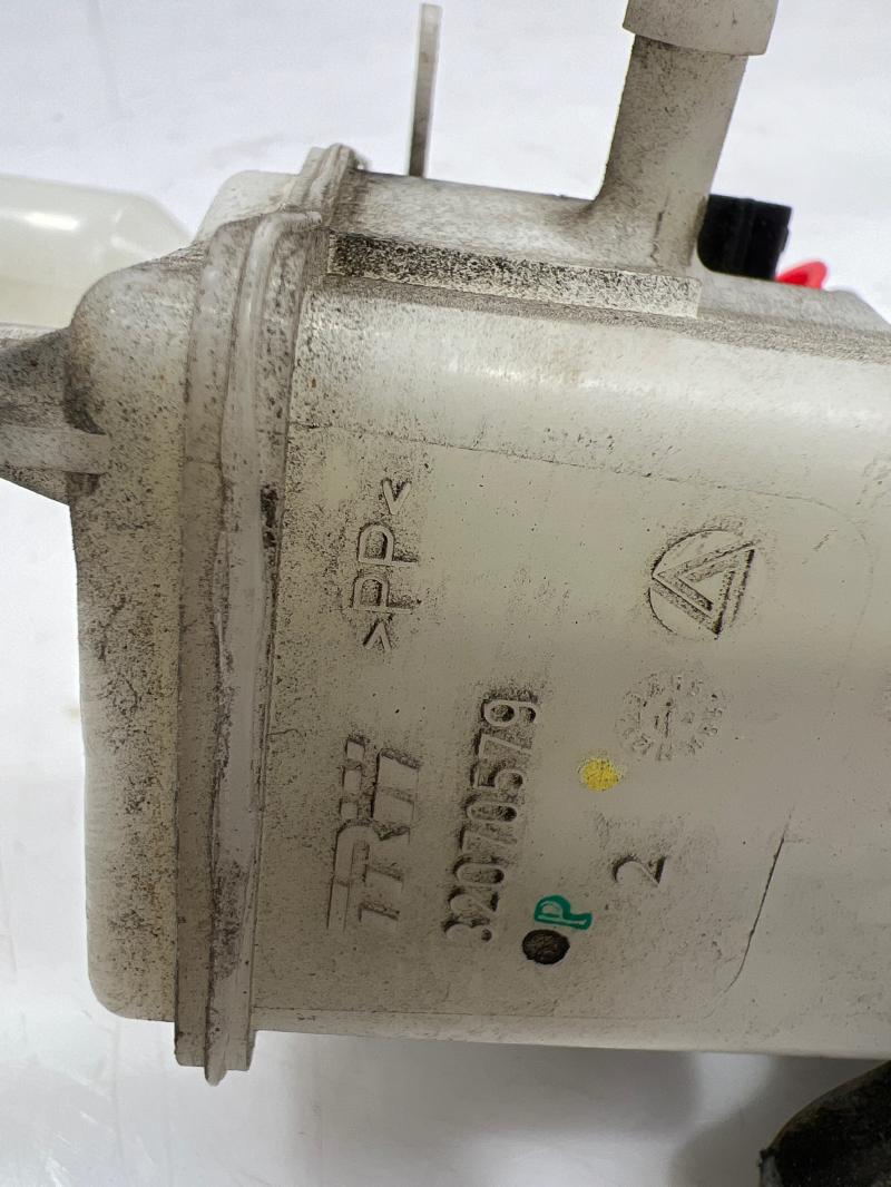 2014 Nissan Sentra Master Cylinder