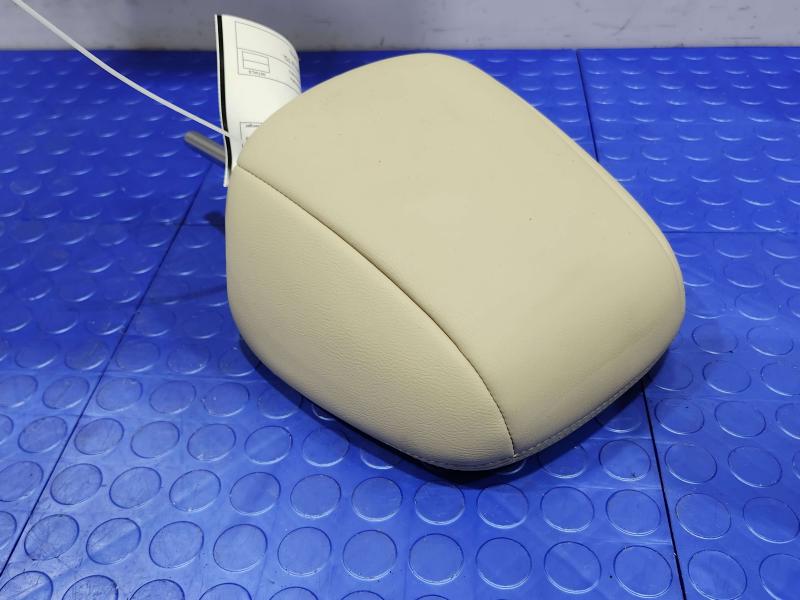 2015 Nissan Murano Headrest