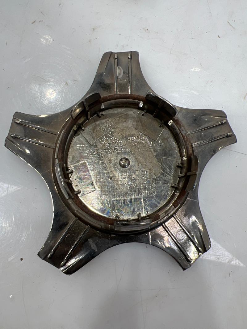 2011 - 2014 Hyundai Veloster Alloy Wheel Center Cap OEM 52960-2V300