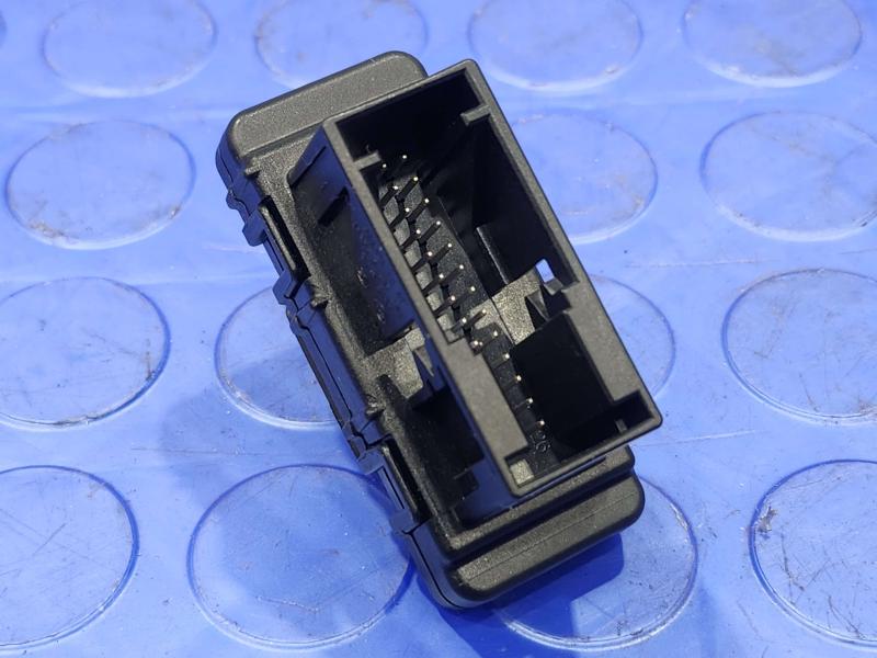 2010-2020 BMW Genuine Bus Interface 7X OEM Part 61136807395