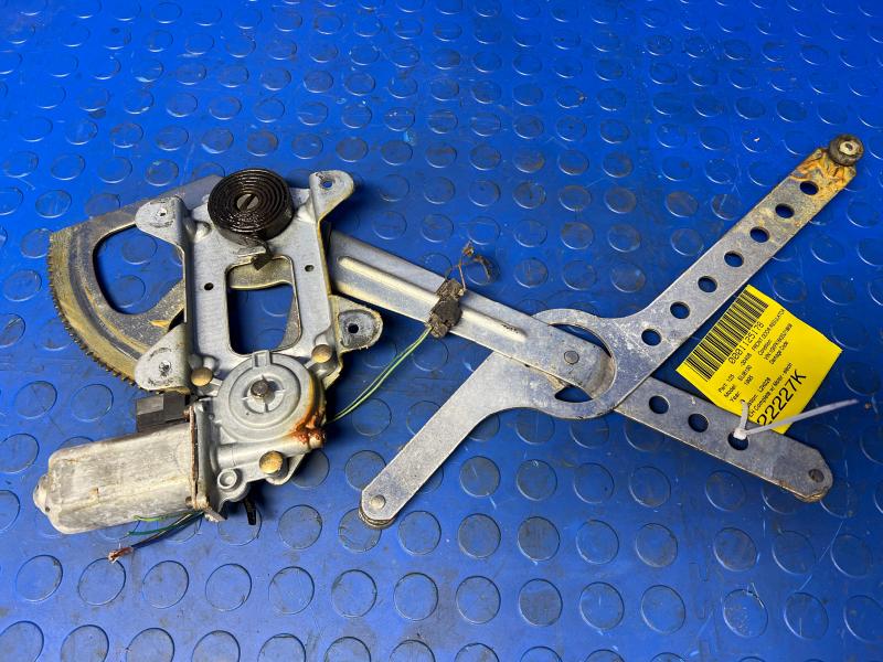 1995 Chevrolet Suburban Front Door Regulator