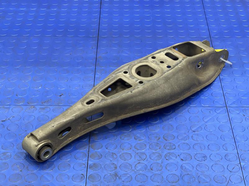 2020 GMC Terrain Lower Control Arm Rr