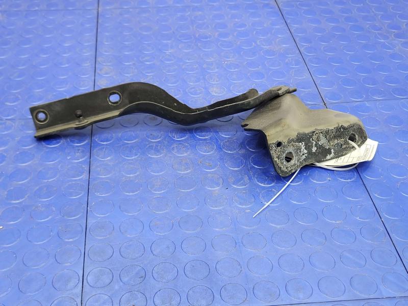 2019 Nissan Titan Hood Hinge