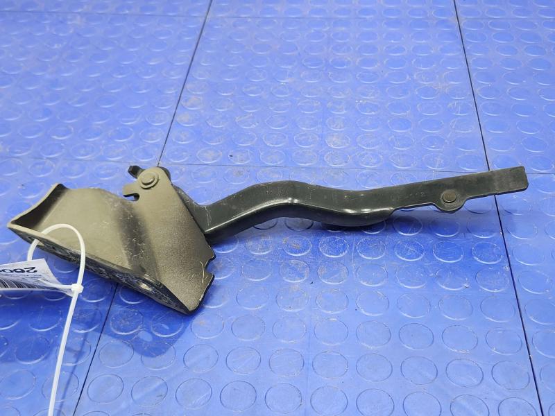 2019 Nissan Titan Hood Hinge