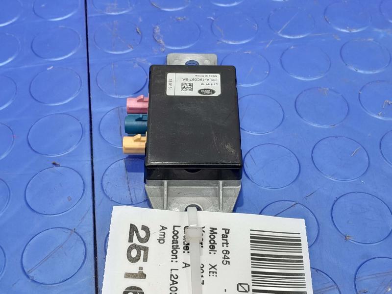 2017-2019 Jaguar XE Radio Antenna Amplifier Module Genuine OEM DPLA-19C097-BA