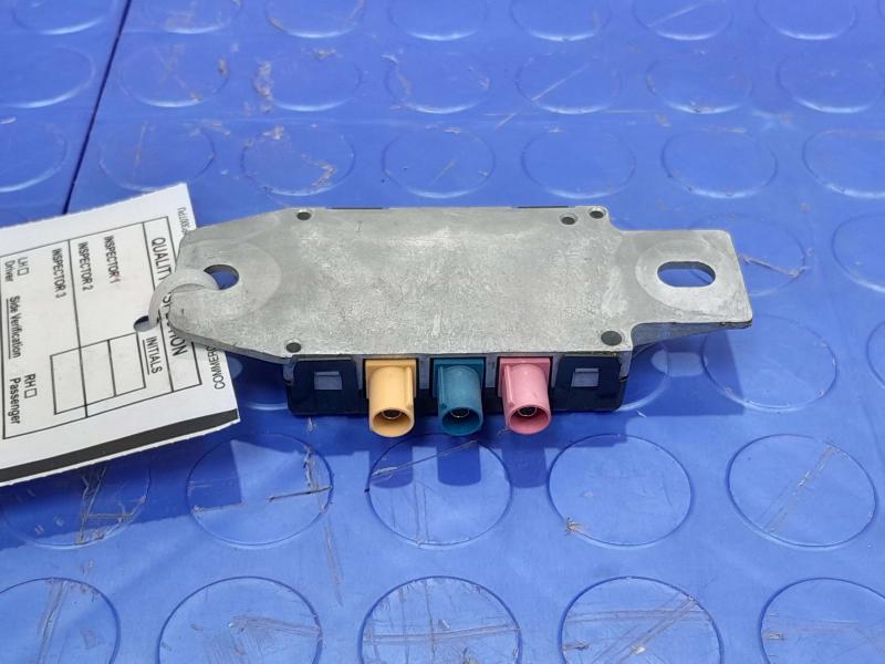 2017-2019 Jaguar XE Radio Antenna Amplifier Module Genuine OEM DPLA-19C097-BA