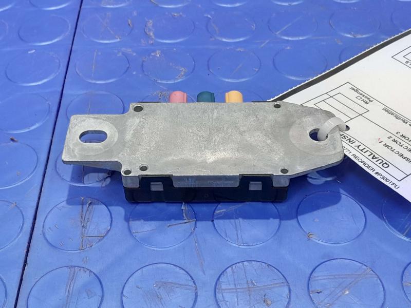 2017-2019 Jaguar XE Radio Antenna Amplifier Module Genuine OEM DPLA-19C097-BA