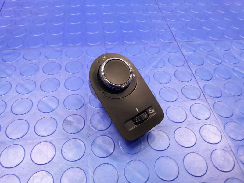 2018 Chevrolet Cruze Headlight Switch (Dash Mtd)