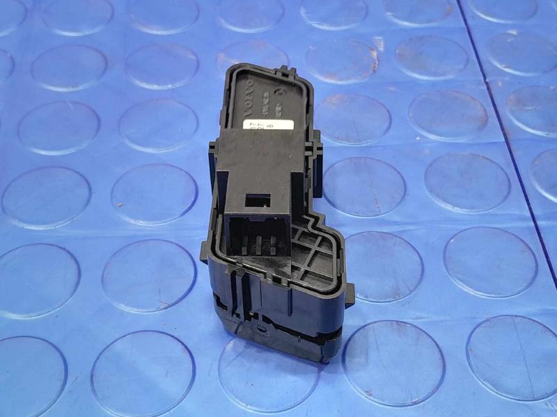 2018 Volvo S90 Door Switch Front