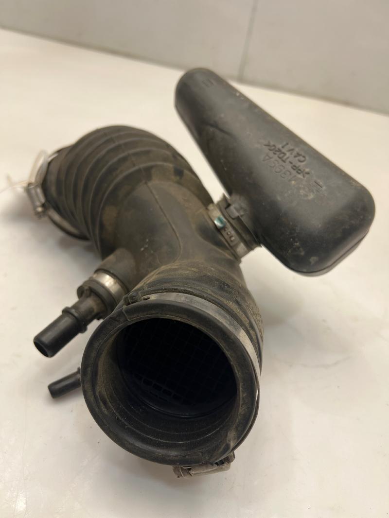 2005 - 2007 Ford Escape Hybrid Engine Air Intake Hose OEM 5M6U9F805AC