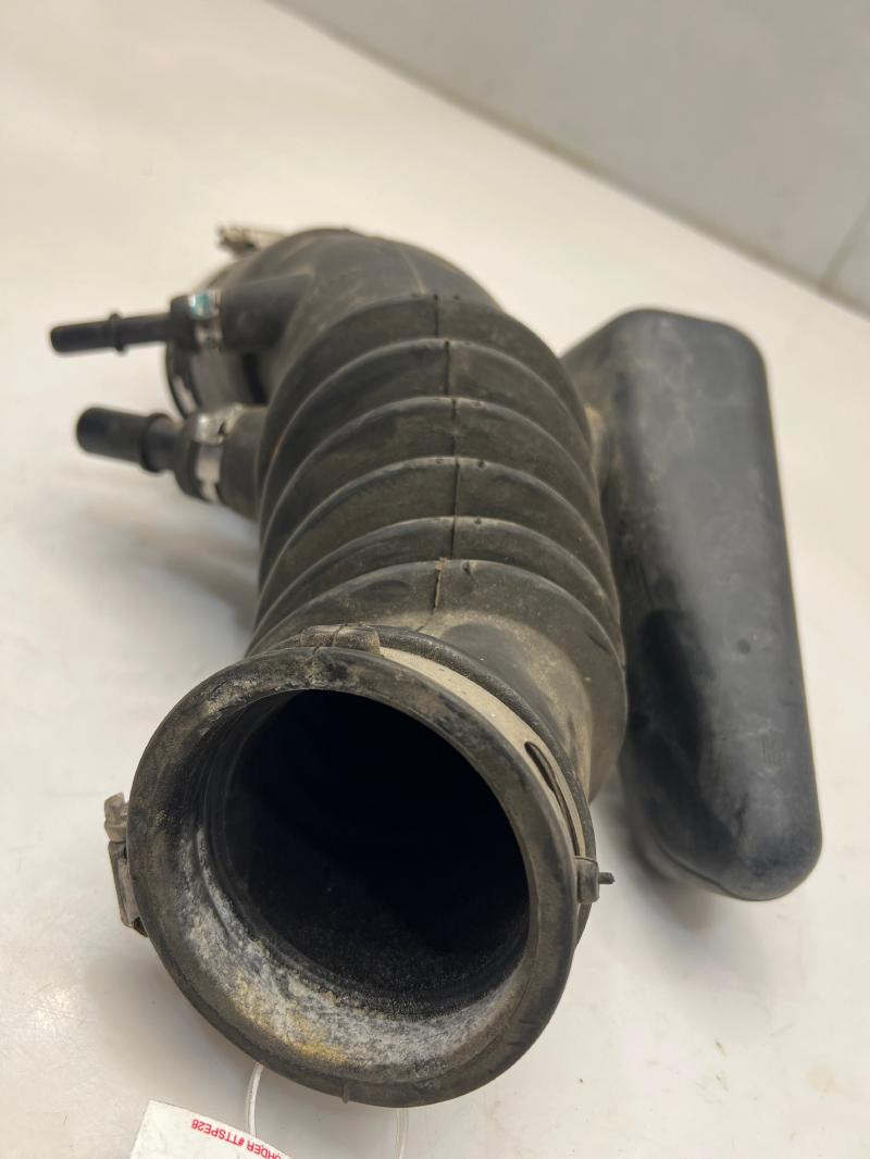 2005 - 2007 Ford Escape Hybrid Engine Air Intake Hose OEM 5M6U9F805AC